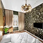 Mola Mola Aparthotel 4*