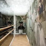 Mola Mola Aparthotel Lviv