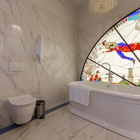 Mola Mola Aparthotel Lviv