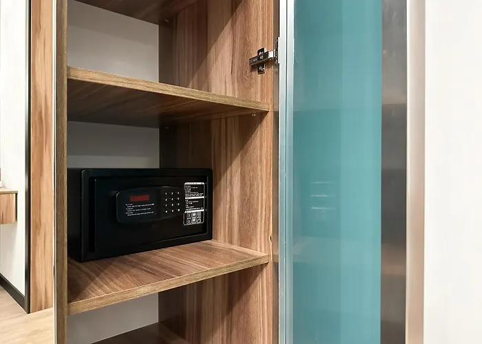 Mola Mola Aparthotel 4*